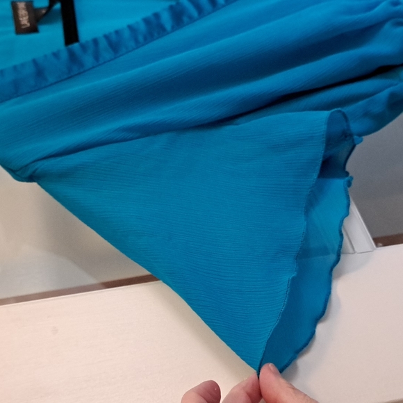 Lane Bryant Women's v-neck blouse teal color size 14/16 - Picture 3 of 12